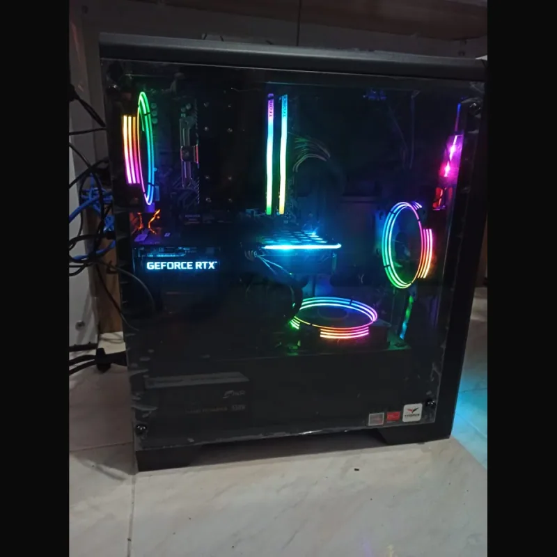 Detalle del setup Setup RGB de escritorio completo