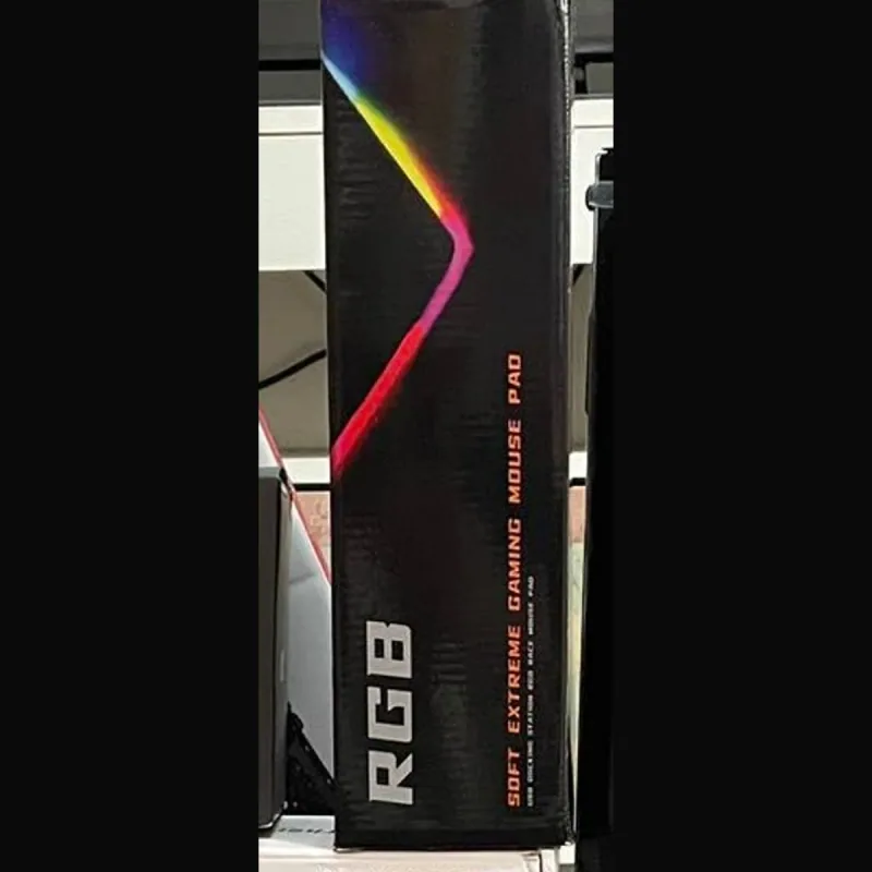 Empaque del mousepad gamer RGB extendido con bordes iluminados