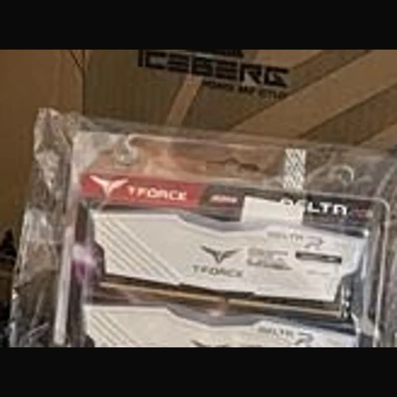 Kit de memorias RAM T-Force Delta blancas de 16 GB DDR4