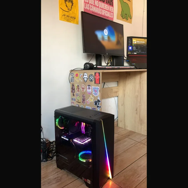 Setup Setup RGB de escritorio completo entregado por GamingSoftwarePereira