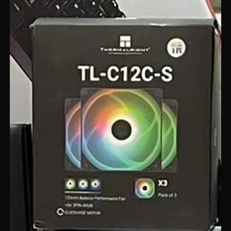 Caja del pack de tres ventiladores Thermaltake TL-C12C-S ARGB de 120 mm